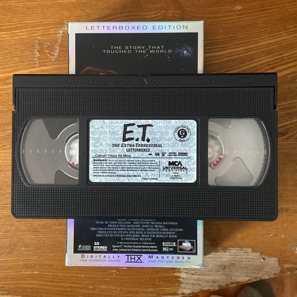 E.T The Extra-Terrestrial - Letterboxed Edition VHS tape - Picture 3 of 4